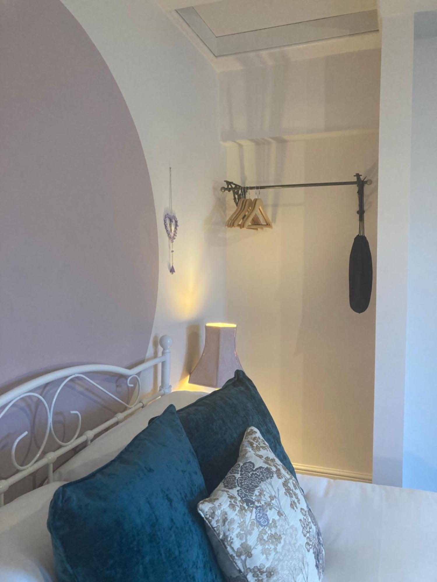 Crick Cottage Rooms Bagian luar foto